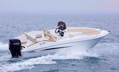 Barco con licencia Astillux 600