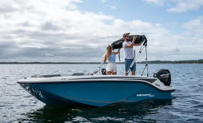 Barco a sin licencia Bayliner M15