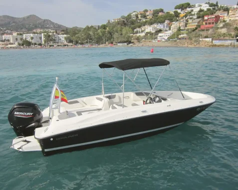 Barco con licencia – Bayliner E6